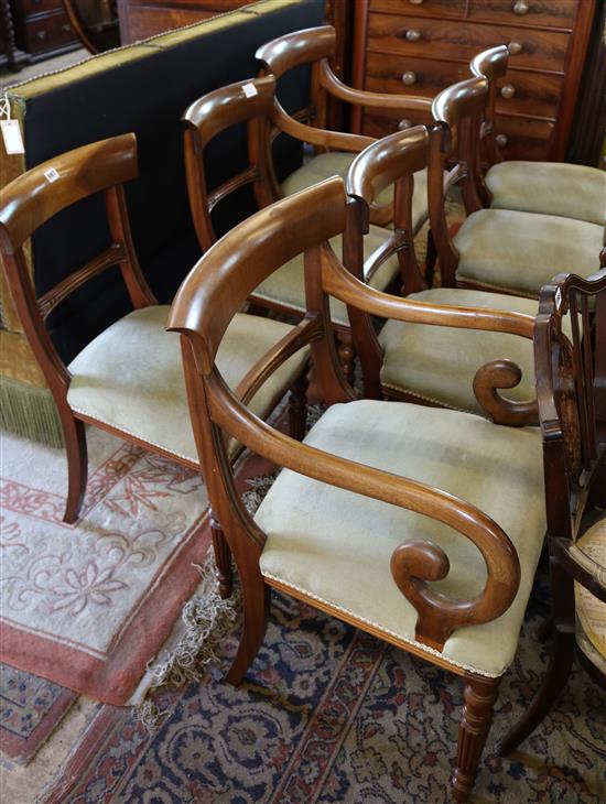 Set of 7 Regency mahogany dining chairs, on turned fluted tapered legs